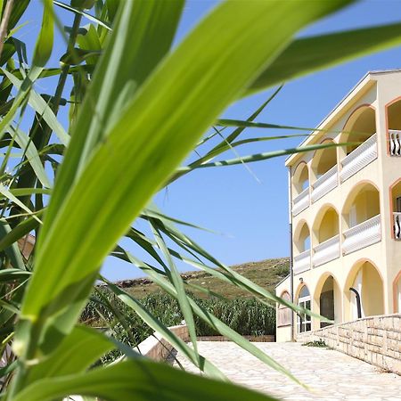 Villa Luka Паг Екстериор снимка