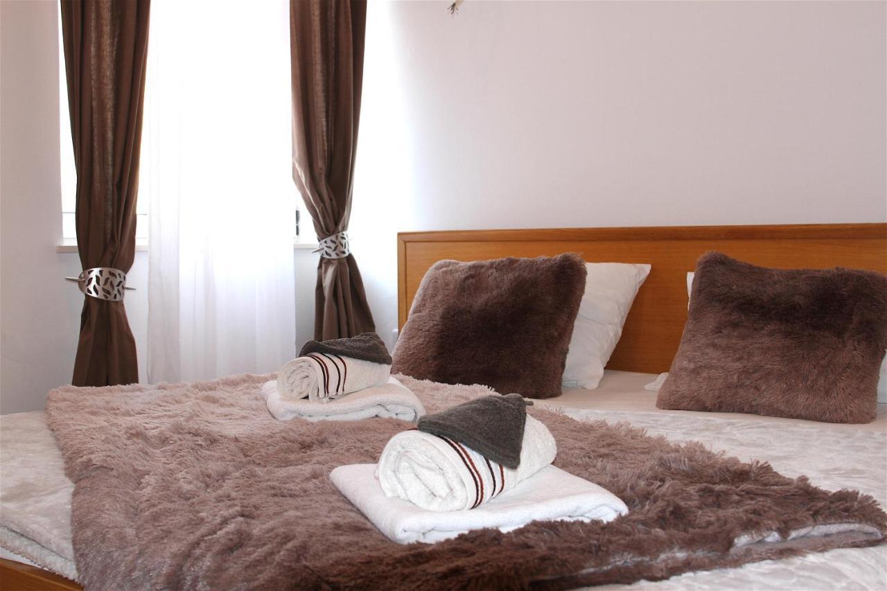 Villa Luka Паг Екстериор снимка