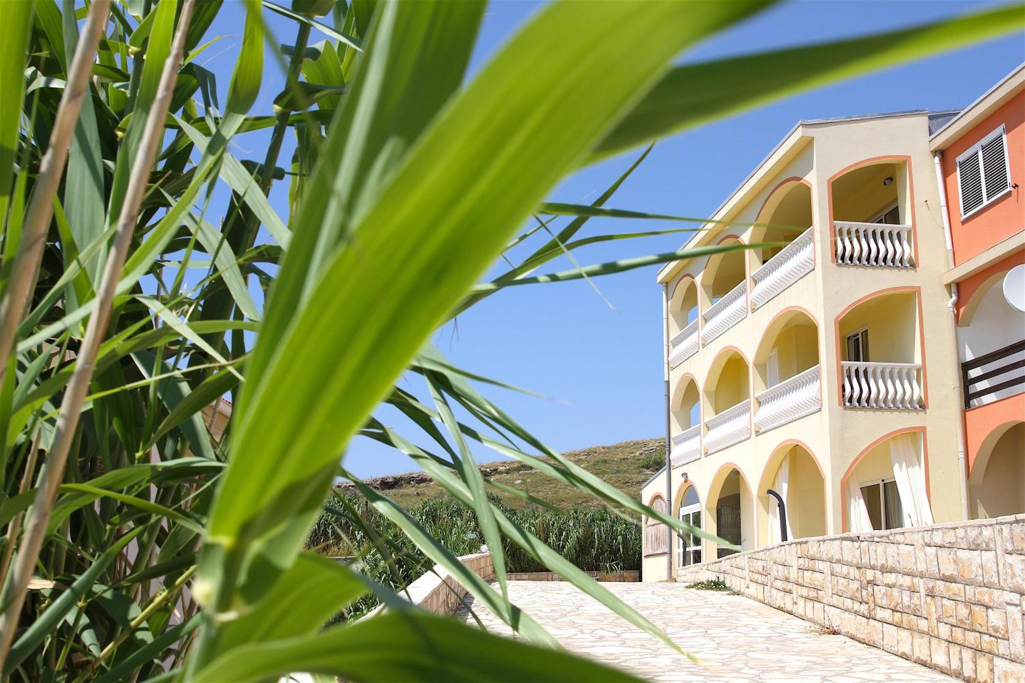 Villa Luka Паг Екстериор снимка